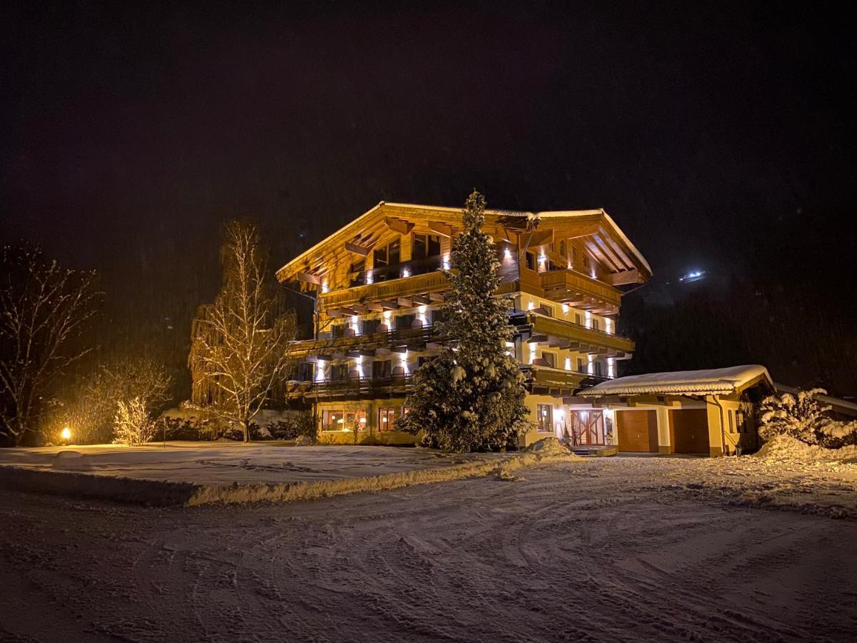 Dorferwirt Otel Bramberg am Wildkogel Dış mekan fotoğraf